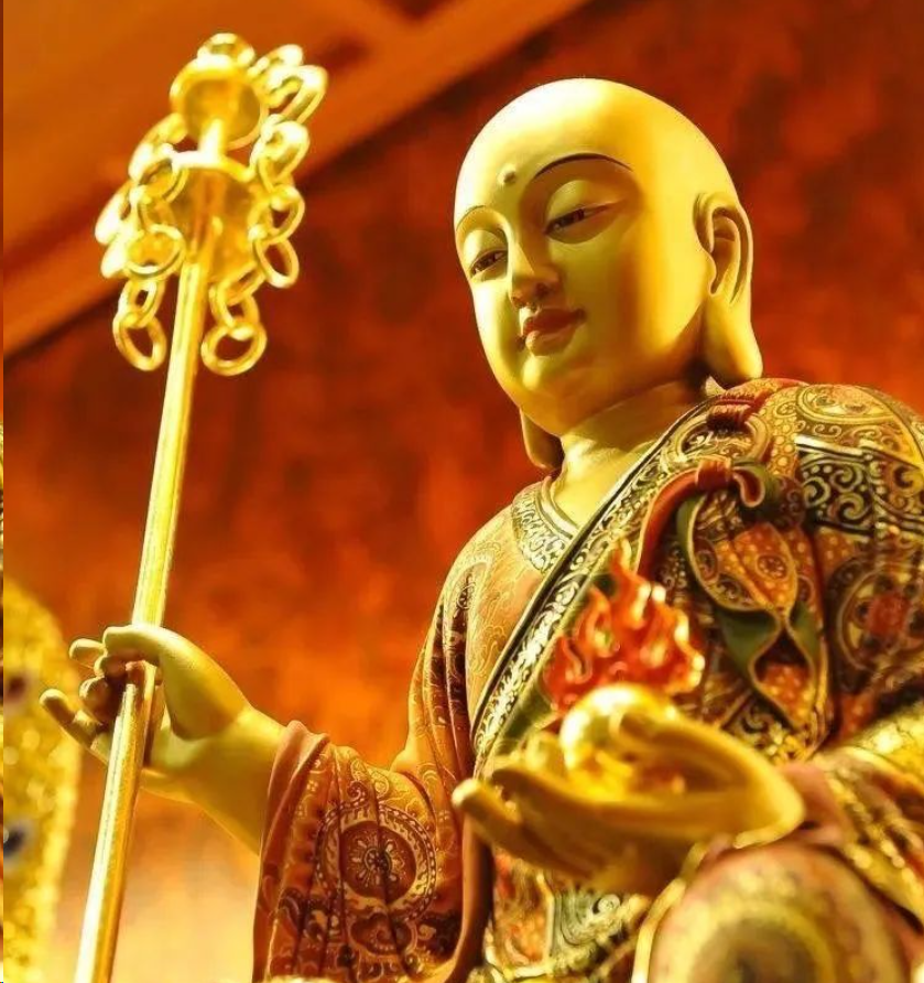 Ksitigarbha Bodhisattva statue